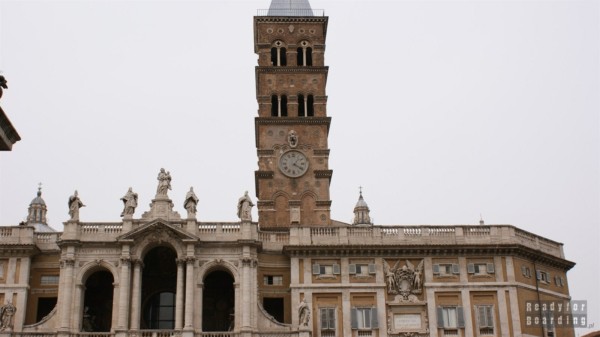 Bazylika Matki Bożej Śnieżnej, Piazza di S. Maria Maggiore