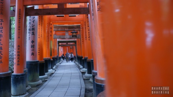 Senbon Torii - ścieżka z bramami Torii w Kioto