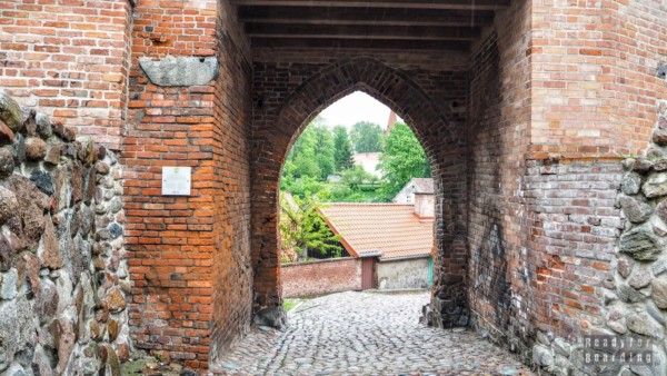 Pasłęk - defensive walls with a gate