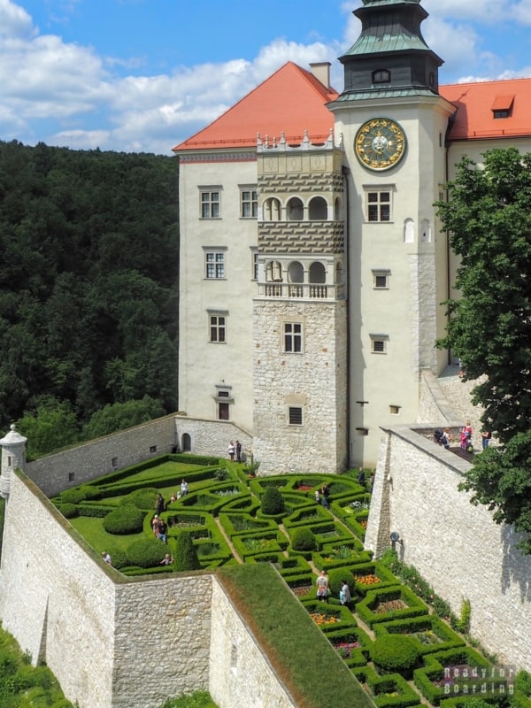 Castle garden, Pieskowa Skala Castle