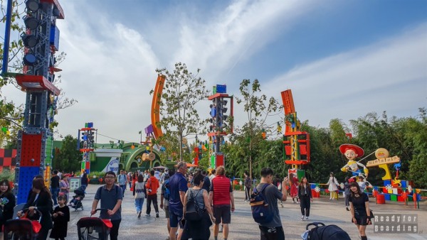 Szanghaj Disneyland Park (Shanghai Disney Resort), Chiny